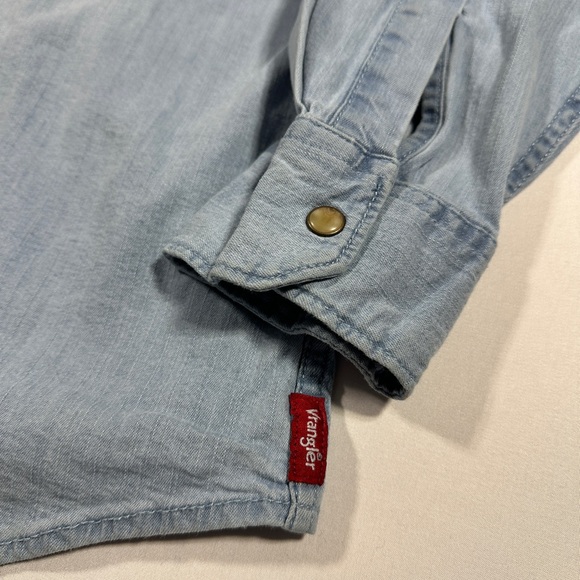 Men’s Wrangler Brand Light Denim Long Sleeve Shirt Size Large - Picture 2 of 7